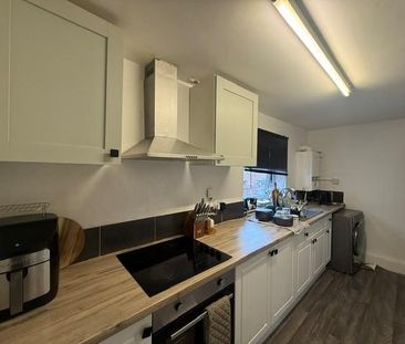 3 bedroom flat to rent - Photo 5