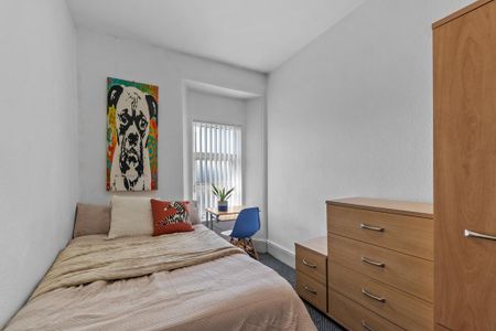 4 bedroom apartment to rent - Photo 5