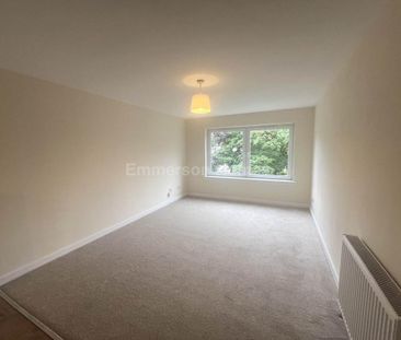3 bedroom flat to rent - Photo 3