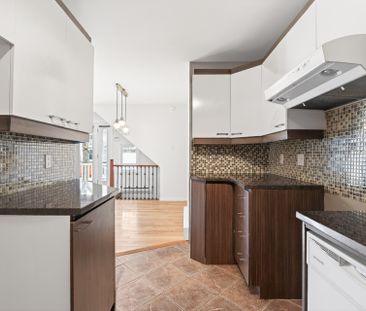 1181 Rue de l'Aigue Marine, Québec (Charlesbourg), QC G2L - Photo 3