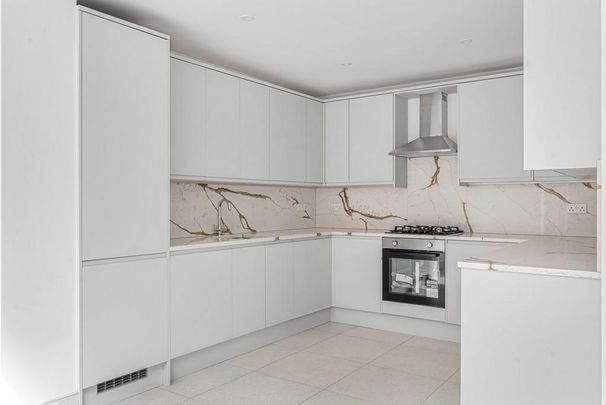 4 bedroom terraced house to rent - Photo 1