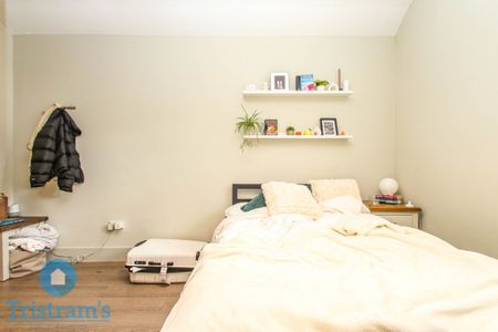 3 bed Apartment for Rent - Photo 4