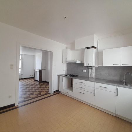 Location Appartement 2 pièces 53m² ST OMER 62500 - Photo 4