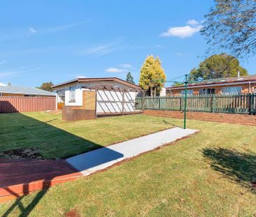 Updated 3-Bedroom Home – Walk to Usq & Kearneys Spring Park - Photo 6