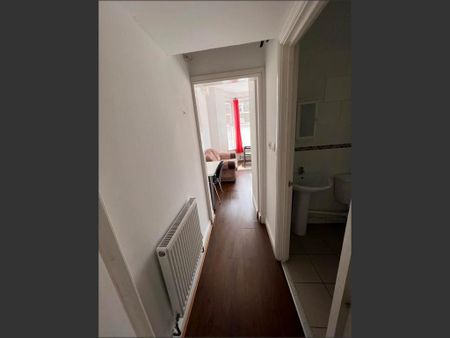 1 bedroom flat to rent - Photo 5