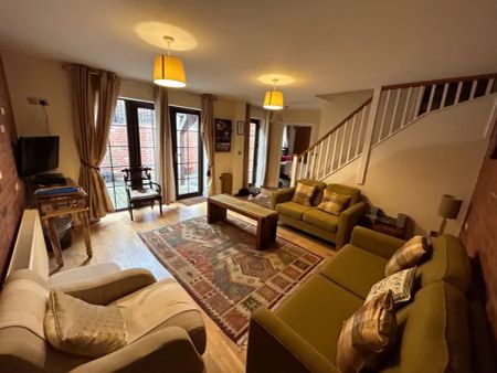 Arden House, Stratford-upon-Avon, CV37 - Photo 2