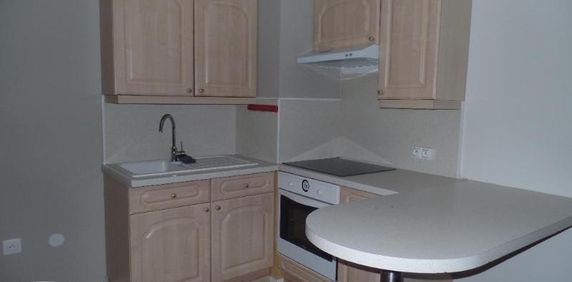 Location Appartement 2 pièces 41m² ARMENTIERES 59280 - Photo 2