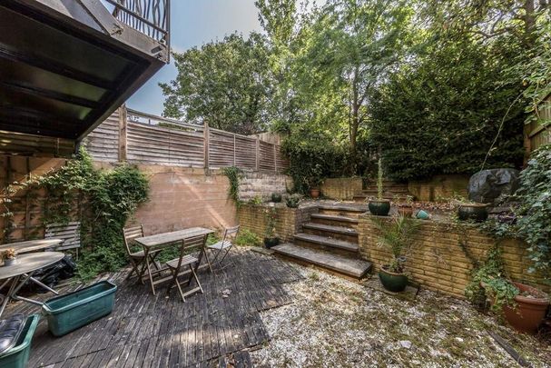 3 bedroom flat to rent - Photo 1