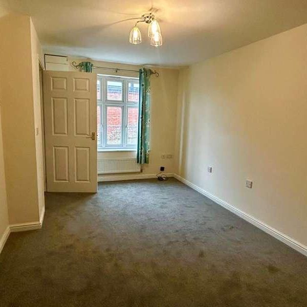 Lord Fielding Close, OX16 - Photo 1