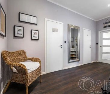 Pronájem bytu 4+kk s dvěma parkovacími stáními a předzahrádkou - Photo 2