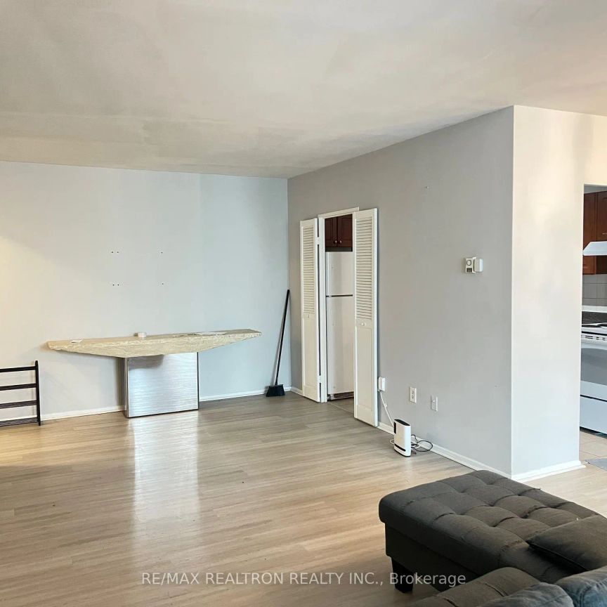 5 Massey Square #1811 - Photo 1