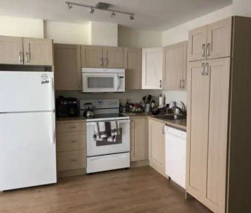 2 Bedrooms in Brentwood | 10 Brentwood Common NW, Calgary - Photo 1