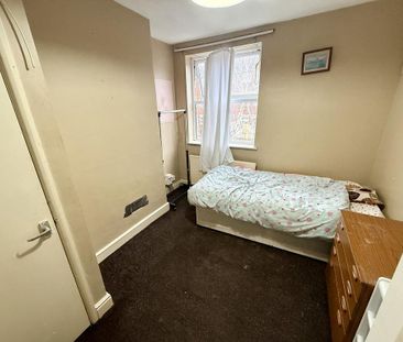 1 bedroom in a house share to rent - Photo 6