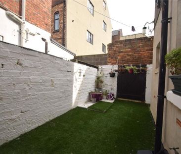 2 bedroom terraced house to rent - Photo 6