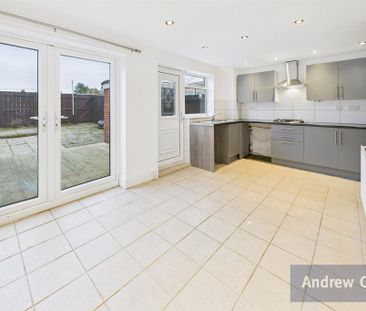 2 bedroom terraced house to rent - Photo 4