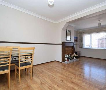 Westbourne Crescent, Pontefract, WF8 - Photo 1