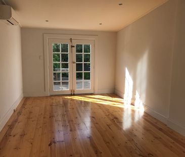 Charming Geelong West Living in a Prime Location - Photo 2