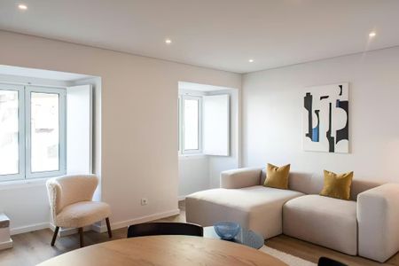 Largo Santa Bárbara, Lisbon, Lisbon 1150-287 - Photo 4