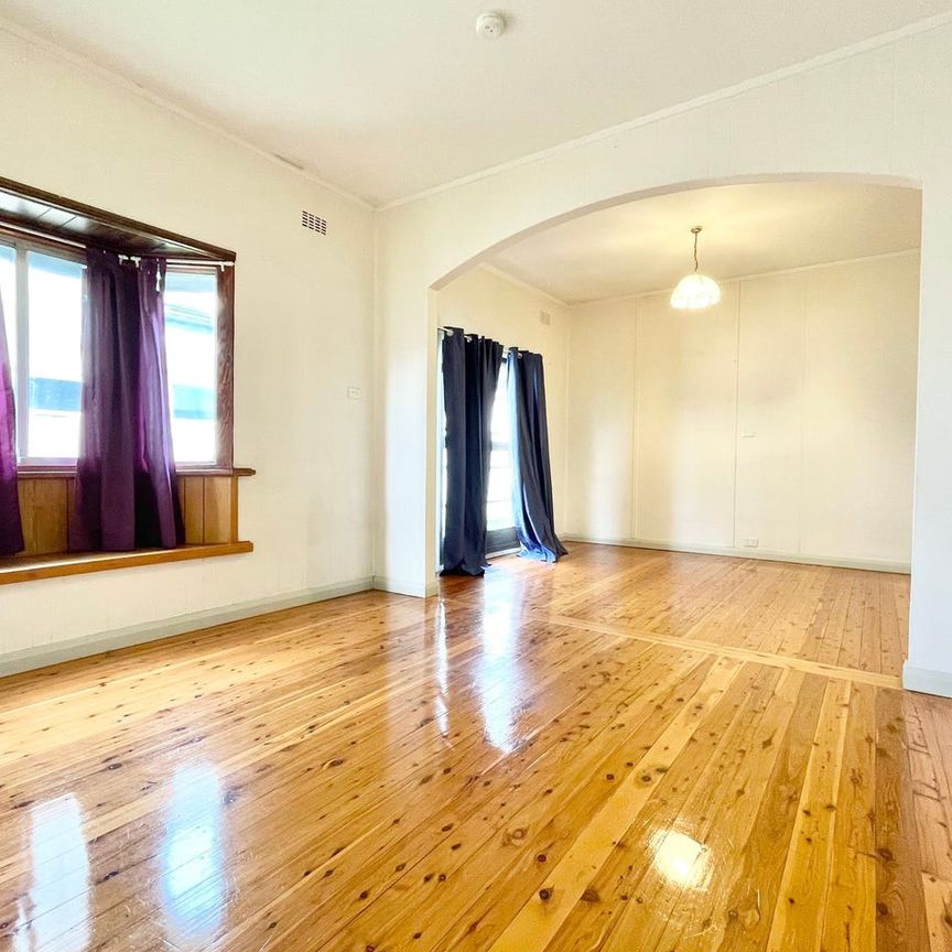 Low-maintenance family living - Photo 1