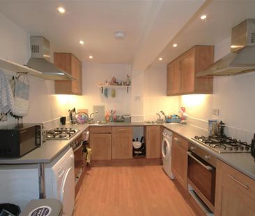 6 bedroom end of terrace house to rent - Photo 4