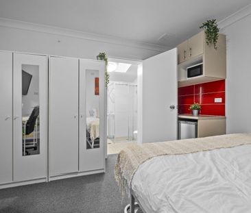 Redfern - Photo 4
