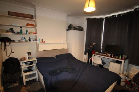 5 bedroom terraced house to rent - Photo 3