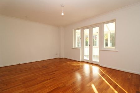 4 bedroom detached house to rent - Photo 4