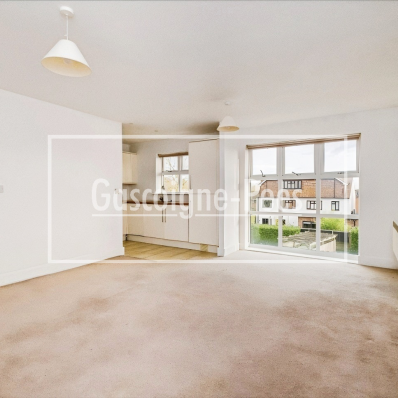 High Street, Addlestone - Photo 1