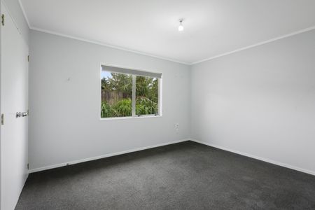 Tidy Three Bedroom Home - Katikati - Photo 5