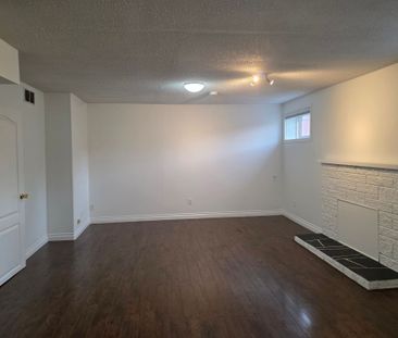 BSMT LEVEL OF GREAT HOUSE IN COQUITLAM (UTILITIES INCLUDED) - Photo 4