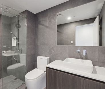 Luxury Three-Bedroom Residence in Civic Heart - Photo 5