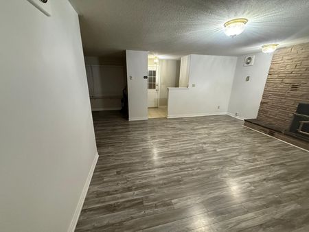 For Lease - 9627 Mississauga Road, Brampton, Ontario - Photo 2