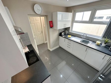 2 bedroom house share to rent - Photo 3