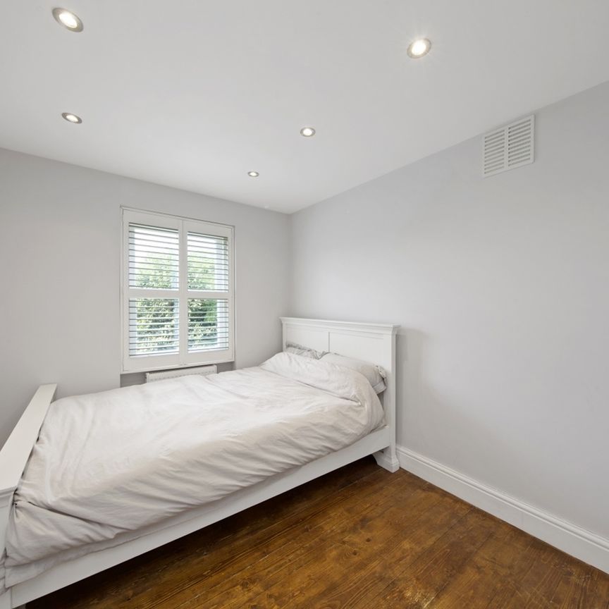 4 Bed Flat, Camden Road, N7 - Photo 1