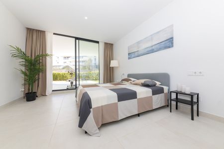 834483 - Apartment For rent in El Higueron, Benalmádena, Málaga, Spain - Photo 4