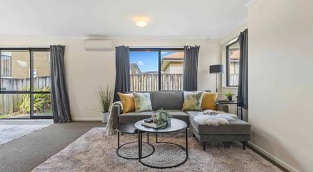 Beautiful Warm 3 Bedroom Home - Photo 4