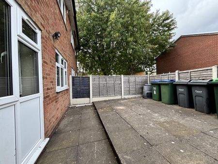 2 bedroom maisonette to rent - Photo 5