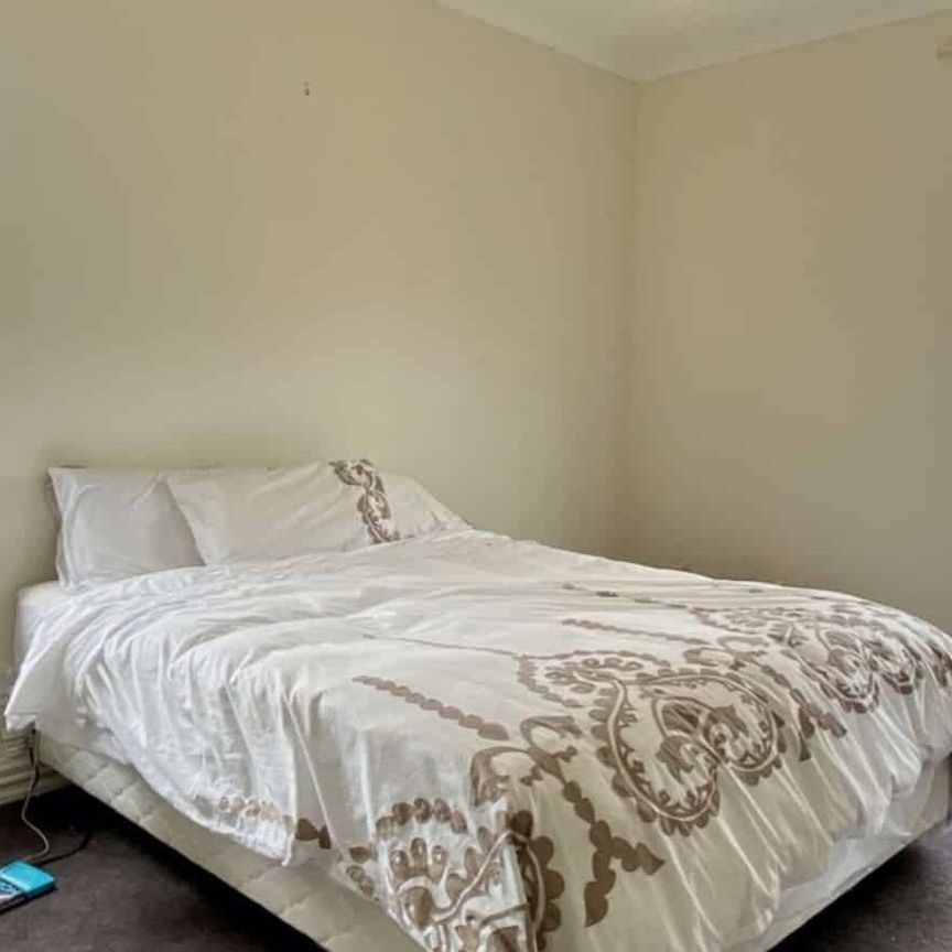 THREE BEDROOMS - FEILDING - Photo 1