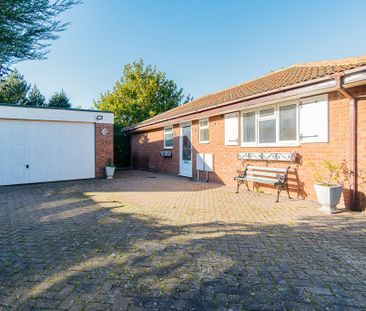 4 bedroom detached bungalow to rent - Photo 3