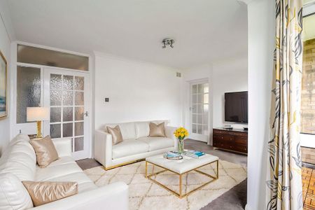 2 bedroom flat to rent - Photo 2