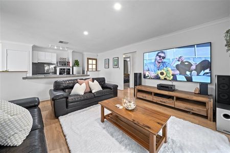 $790/w Spacious Home in Tapping - Photo 3