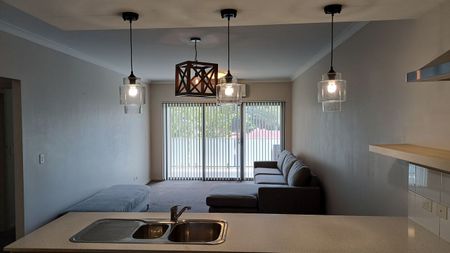 Fabulous 1 Bedroom 2 Bathroom Apartment - Photo 5