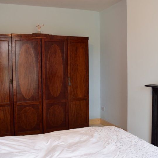 Cozy room in 3-bedroom house in Stoneybatter, Dublin - Photo 1