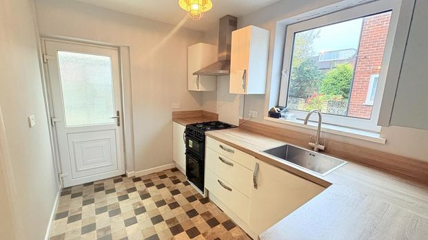 3 bedroom terraced house to rent - Photo 1