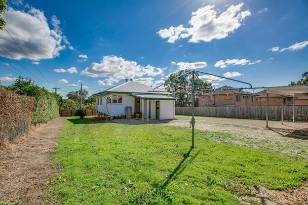 267 Old Cleveland Road, Capalaba QLD 4157 - House For Rent | Domain - Photo 1