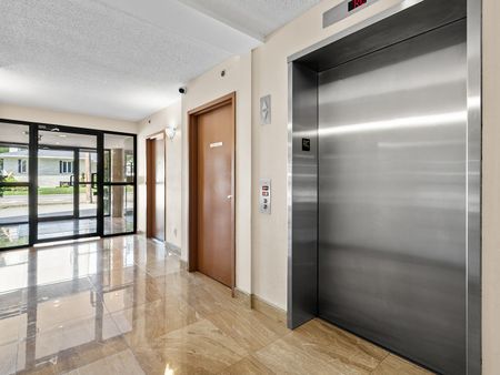 1750 Boulevard Lévesque Est, Laval, QC - Photo 2