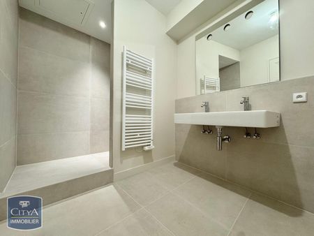 Location Appartement 3 pièces 91m² LYON 1er - Photo 3