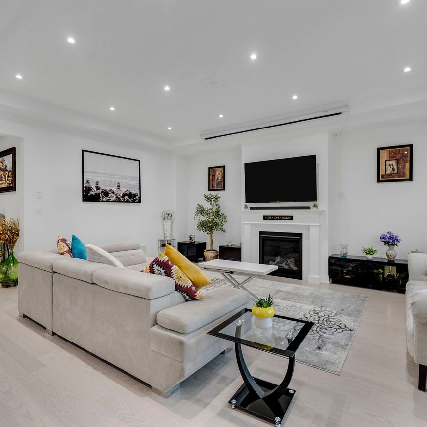 For Lease - 3255 Harasym Trail Unit# Main-Upper, Oakville, Ontario - Photo 1