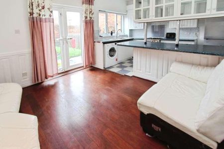 Newton Street, Beeston, Beeston, NG9 - Photo 3