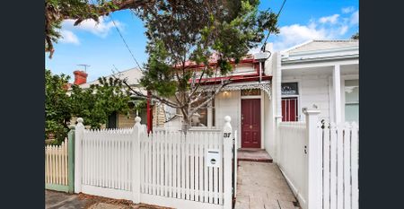 RENOVATED 2 BEDROOM HOME IN BRUNSWICK - Photo 3
